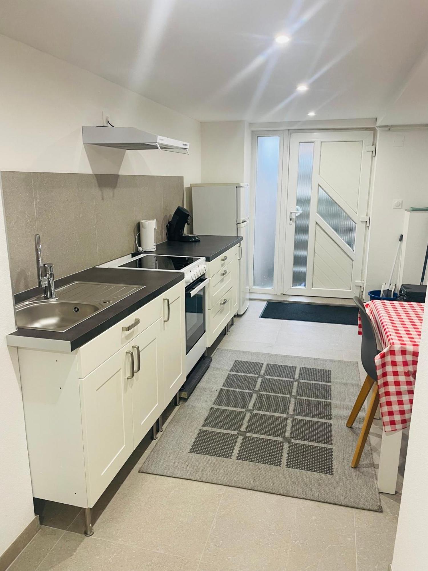 Appartement Bes,, F2 Renove Confort Avec Entree Independante Wittenheim Bagian luar foto